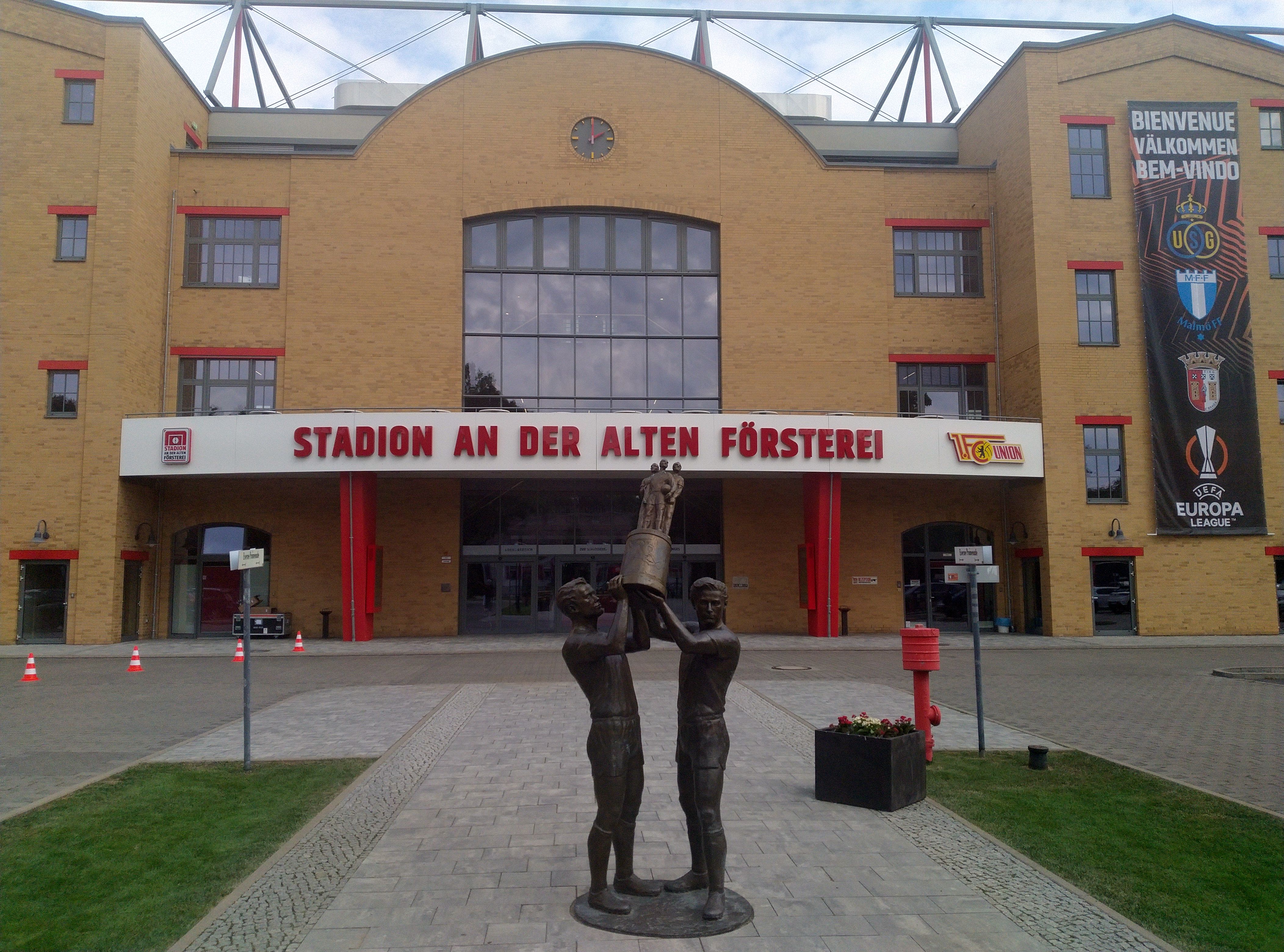 stadion st